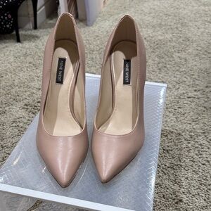 Nine West Women's nude Heels